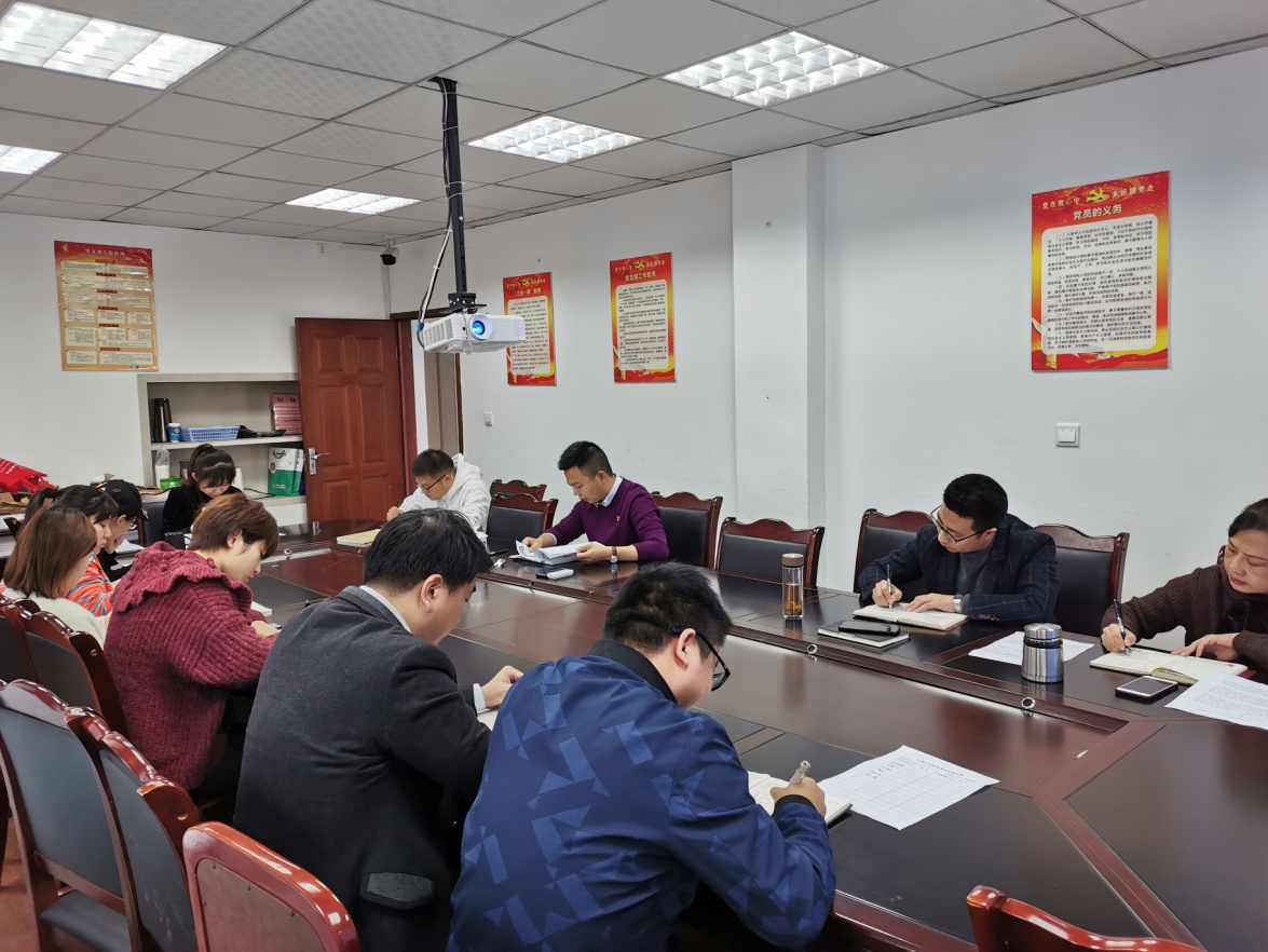 強(qiáng)化責(zé)任擔(dān)當(dāng) ，牢記職責(zé)使命